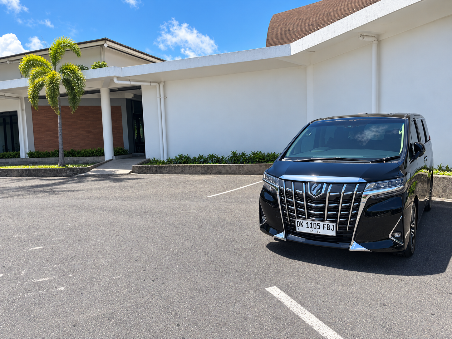 Toyota Alphard Arlis X Trans di Bali