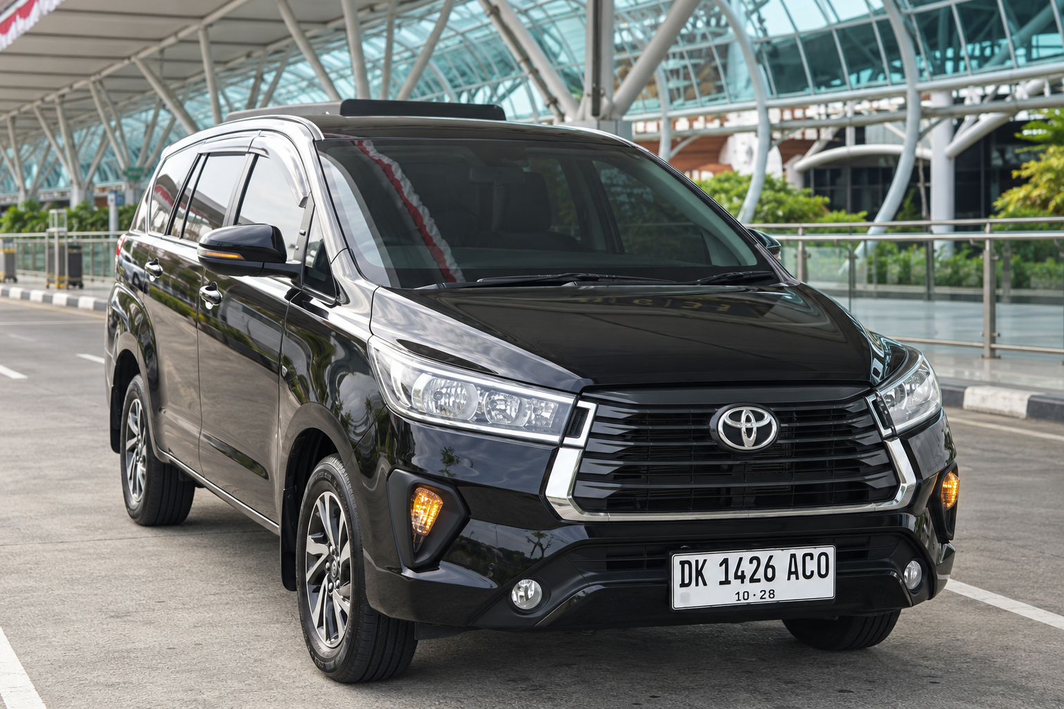 Toyota Innova Reborn Arlis X Trans di bandara